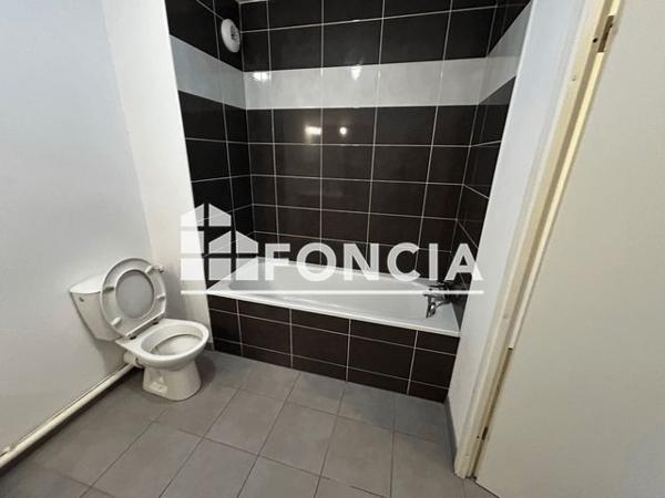 Location Appartement 2 pièces 42.1 m² - 82 AVENUE DE ROCHEFORT Royan 17200