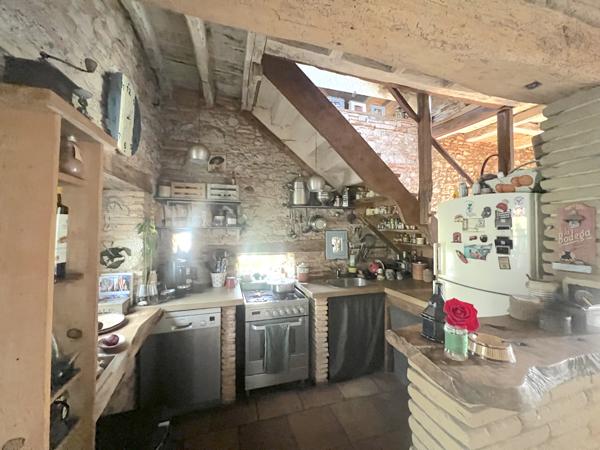 Maison T3 avec dépendance sur un terrain de 6000 m²