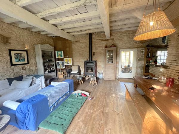 Maison T3 avec dépendance sur un terrain de 6000 m²