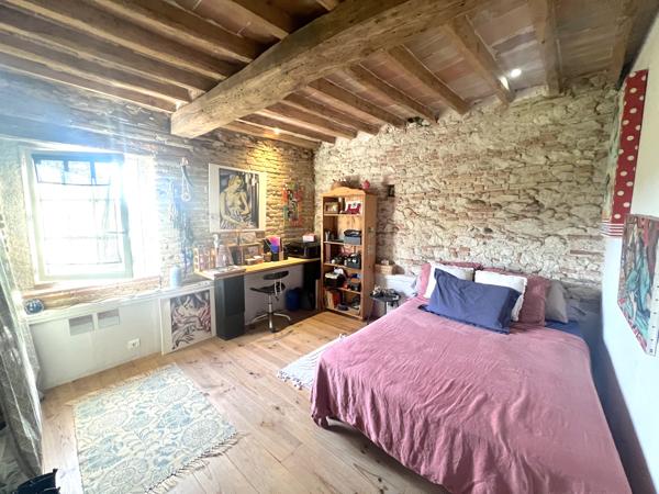 Maison T3 avec dépendance sur un terrain de 6000 m²