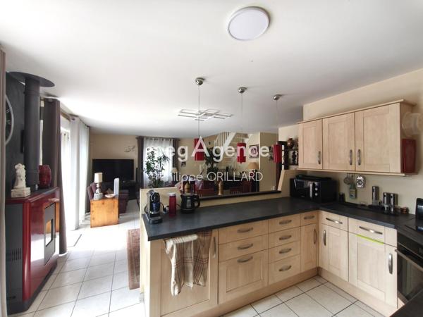 Maison à OMBREE D ANJOU, 49420 - 5 pièces 124m²