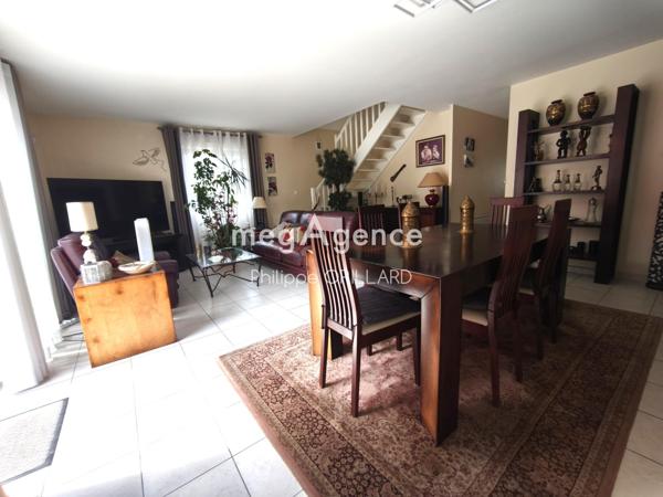 Maison à OMBREE D ANJOU, 49420 - 5 pièces 124m²