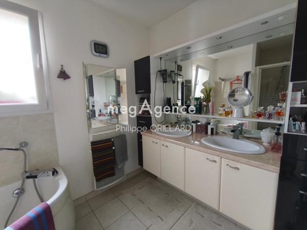 Maison à OMBREE D ANJOU, 49420 - 5 pièces 124m²