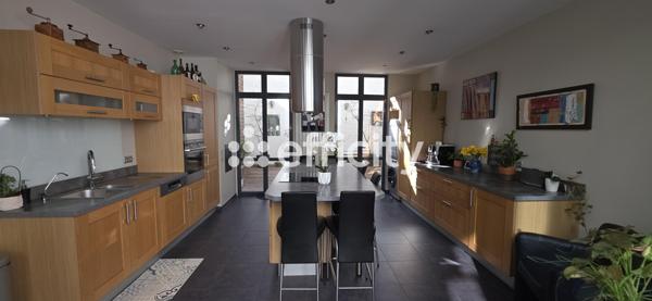 Maison 9 pièces - 212 m² Exclusivité efficity