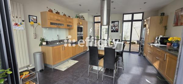 Maison 9 pièces - 212 m² Exclusivité efficity