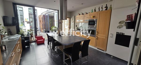 Maison 9 pièces - 212 m² Exclusivité efficity