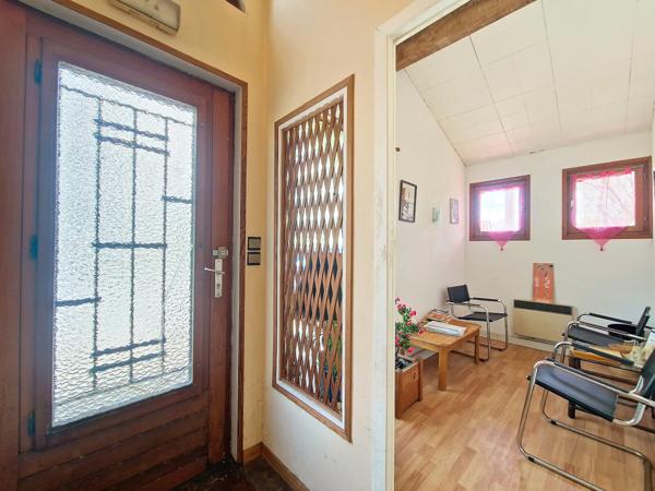 Maison familiale 7 pièces, 2 appartements et local professionnel – À 10 minutes à pied de l’océan SAINT JEAN DE LUZ (64)