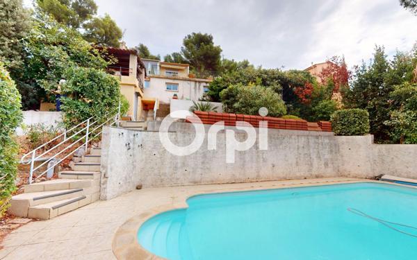 Maison à vendre    6 pièces • 177 m2 Carqueiranne