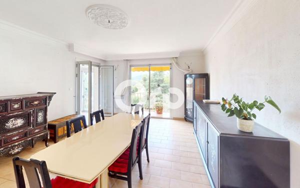 Maison à vendre    6 pièces • 177 m2 Carqueiranne