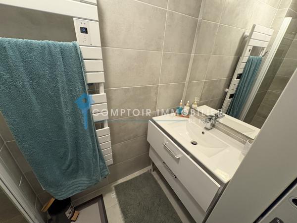 Duplex
                                                                                                                                                                                                                                                                                                                        4 pièce(s)                                                                                                                                                                                                          3 chambre(s)                                                                                                                                                                                                          84.38  m²