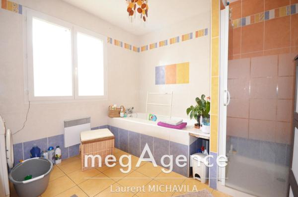 Maison à VILLENEUVE-LES-BEZIERS, 34420 - 6 pièces 130m²