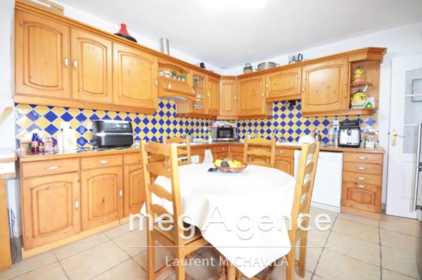 Maison à VILLENEUVE-LES-BEZIERS, 34420 - 6 pièces 130m²