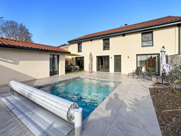 Ars-sur-Formans (01480) Maison 191.2m² rénovée en 2022 terrain 362m²