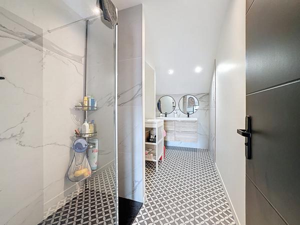 Ars-sur-Formans (01480) Maison 191.2m² rénovée en 2022 terrain 362m²