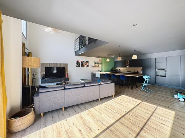 Ars-sur-Formans (01480) Maison 191.2m² rénovée en 2022 terrain 362m²