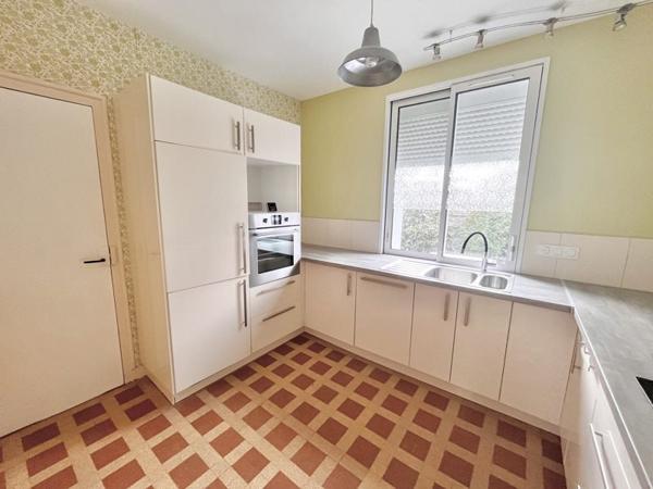 Maison à louer 800 € CC Carhaix-Plouguer 5 p 73 m² DPE B