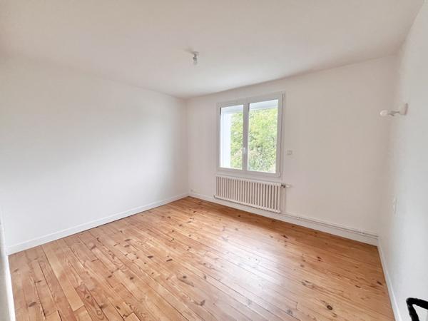 Maison à louer 800 € CC Carhaix-Plouguer 5 p 73 m² DPE B