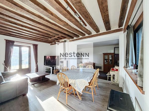 A Vendre - plein coeur de Leuville - proche des ecoles, des transports et des commerces - beaux volumes