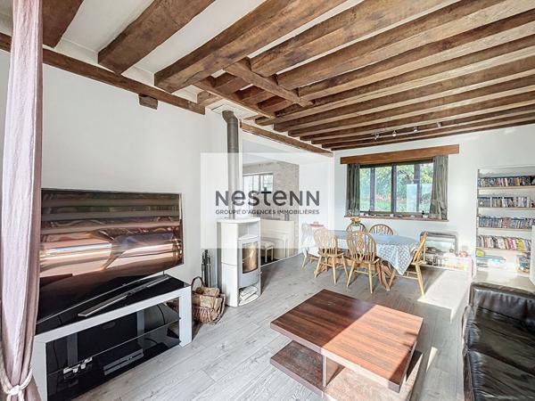 A Vendre - plein coeur de Leuville - proche des ecoles, des transports et des commerces - beaux volumes