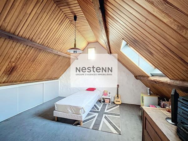 A Vendre - plein coeur de Leuville - proche des ecoles, des transports et des commerces - beaux volumes