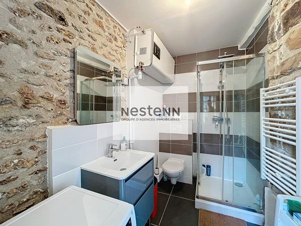 A Vendre - plein coeur de Leuville - proche des ecoles, des transports et des commerces - beaux volumes