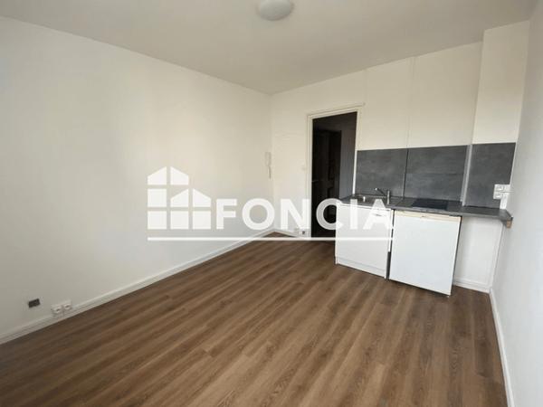 Location Studio 15.74 m² - 16/22 RUE ROUSTAING Talence 33400