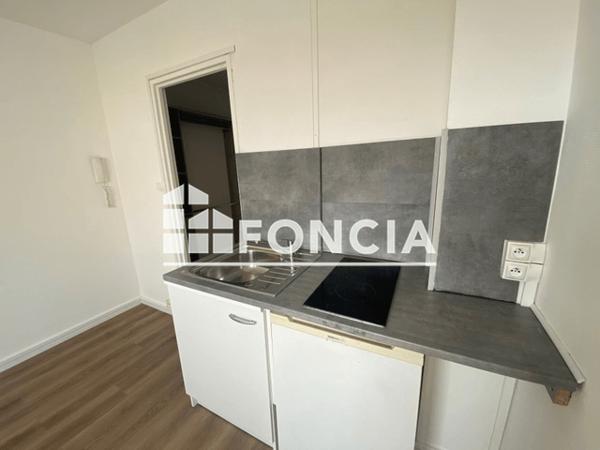 Location Studio 15.74 m² - 16/22 RUE ROUSTAING Talence 33400
