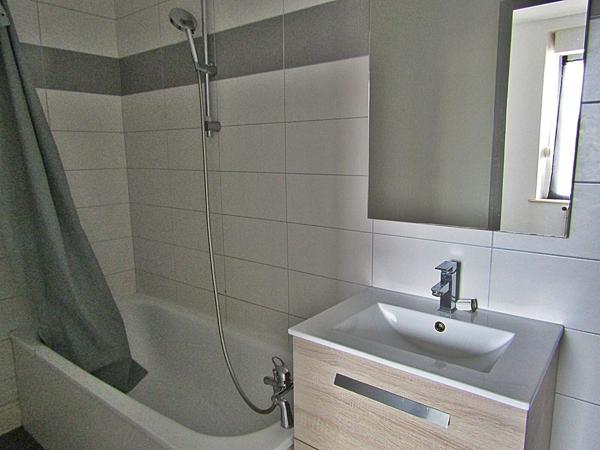 Location                                                      Appartement
                        
                     3 pièces                      54 m2                     à Raon-l'Étape