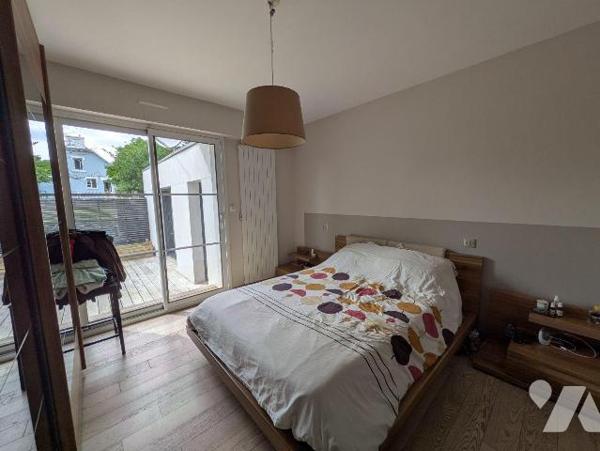 Clohars, proche des commodités, et au calme, maison avec vie de plain pied composée comme suit:...