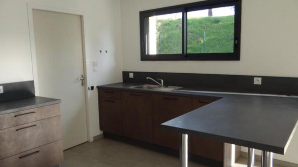 Maison Gorges 4 P . 3 Chs . 1 Garage . 96.33 M² . T 413 M² . Accessible PMR. Terrasse