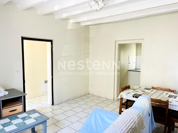 À vendre en plein centre du Lude , charmante maison de ville idéale pour un premier achat ou un investissement locatif.