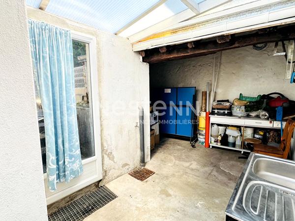 À vendre en plein centre du Lude , charmante maison de ville idéale pour un premier achat ou un investissement locatif.