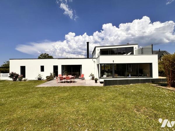 Rare sur le marché : Maison d'architecte de plain pied avec vue mer