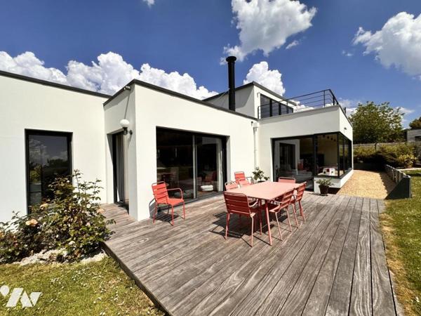 Rare sur le marché : Maison d'architecte de plain pied avec vue mer