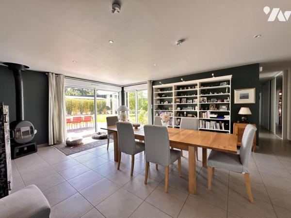 Rare sur le marché : Maison d'architecte de plain pied avec vue mer