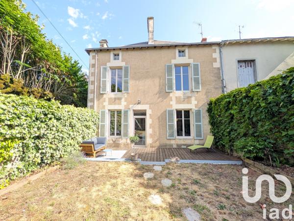 Maison à vendre 6 pièces 184 m² Lussac-les-Châteaux