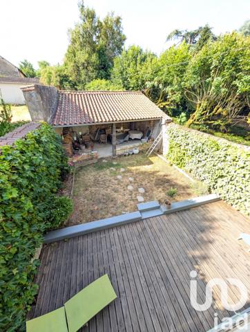 Maison à vendre 6 pièces 184 m² Lussac-les-Châteaux