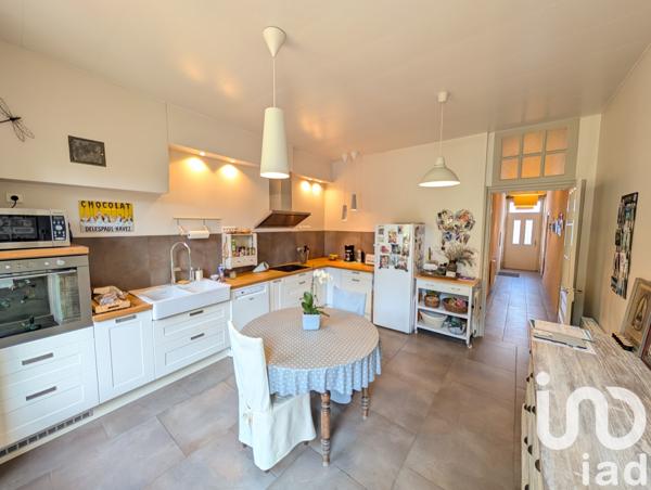 Maison à vendre 6 pièces 184 m² Lussac-les-Châteaux