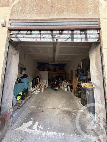 Parking à vendre  30 m 2   MARSEILLE  - 13006