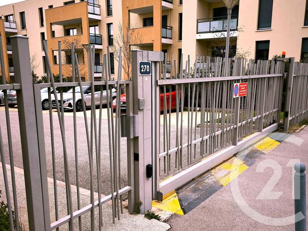 Parking à vendre  30 m 2   MARSEILLE  - 13006