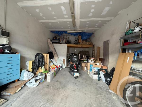 Parking à vendre  30 m 2   MARSEILLE  - 13006
