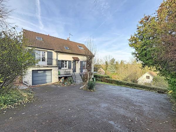 Maison Villiers Sur Morin - 4 chambres et 1 bureau - sous-sol total - jardin 983 m2