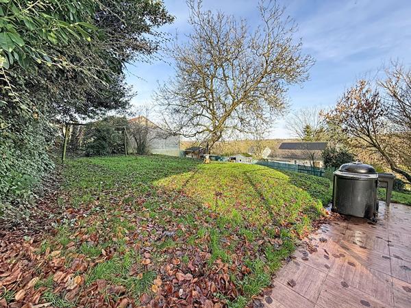 Maison Villiers Sur Morin - 4 chambres et 1 bureau - sous-sol total - jardin 983 m2