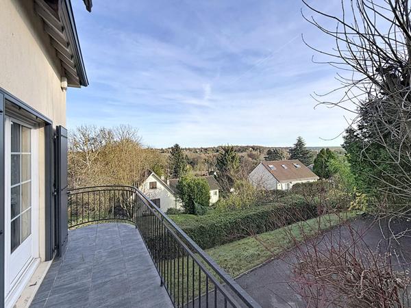 Maison Villiers Sur Morin - 4 chambres et 1 bureau - sous-sol total - jardin 983 m2