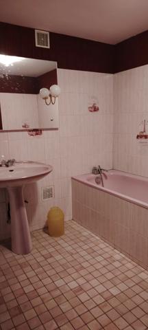 Maison à vendre ensemble de deux logements centre d'airvault (79)