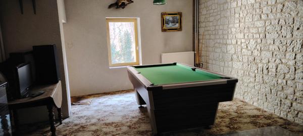 Maison à vendre ensemble de deux logements centre d'airvault (79)