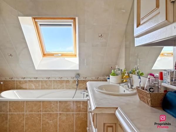 Maison La Bazoge 8 pièce(s) 148 m2