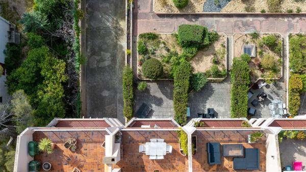 Dernier étage – Terrasse 50 m² – Vue mer & verdure – Boulouris