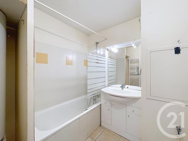 Appartement T3 à vendre  5 pièces - 55,73 m2 BAGNOLS SUR CEZE - 30