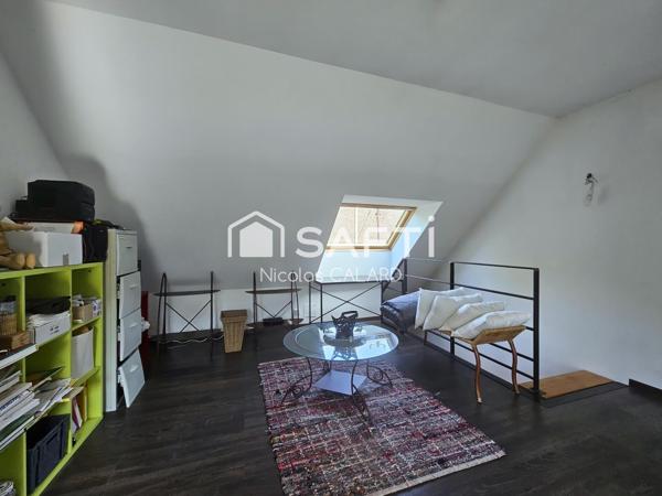 Maison mitoyenne au calme